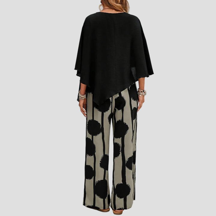 Cecilie® | Mode sæt til kvinder med asymmetrisk top og trykte bukser