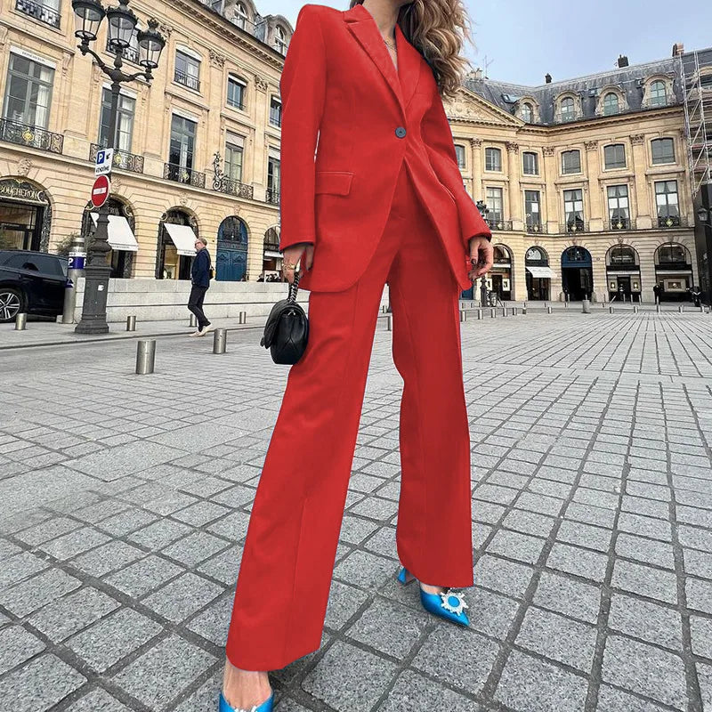 Margit® | Dame To-delt Sæt – Tidløs Elegance og Moderne Styrke