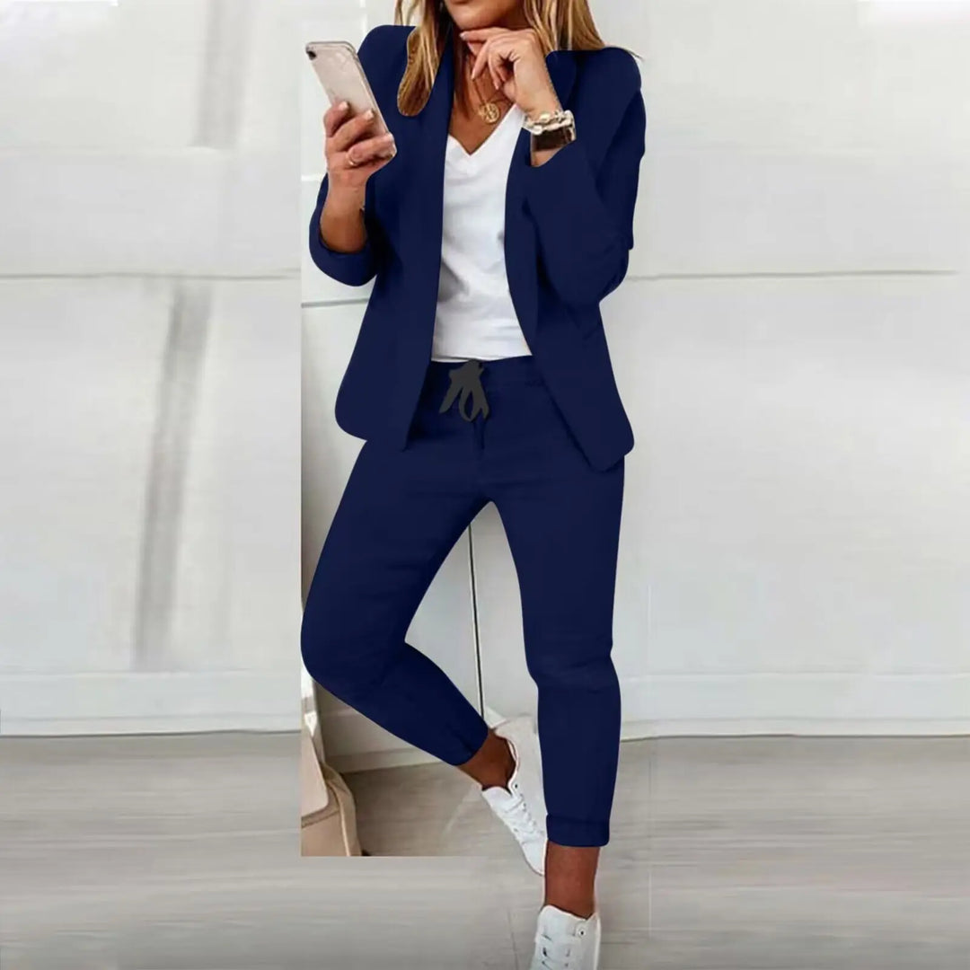 Petra® | Dame To-delt Sæt – Tidøs Elegance og Moderne Styrke