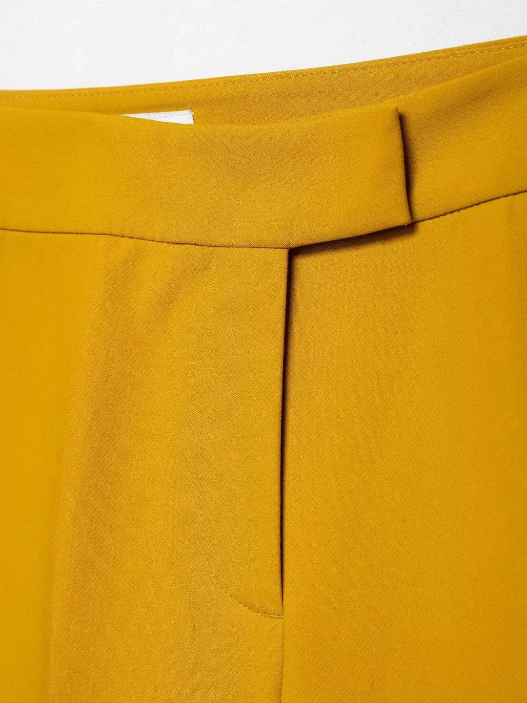 Angelika® | Dame To-delt Sæt – Tidløs Elegance og Moderne Styrke