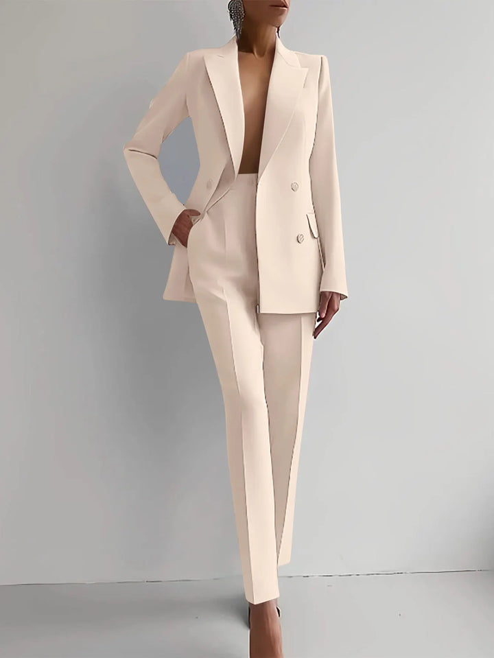 Iris® | Dame To-delt Sæt – Tidløs Elegance og Moderne Styrke