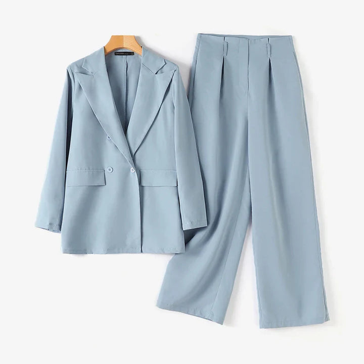 Birgit® | Dame To-delt Sæt – Tidløs Elegance og Moderne Styrke