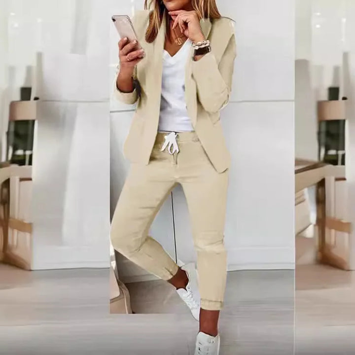 Petra® | Dame To-delt Sæt – Tidøs Elegance og Moderne Styrke