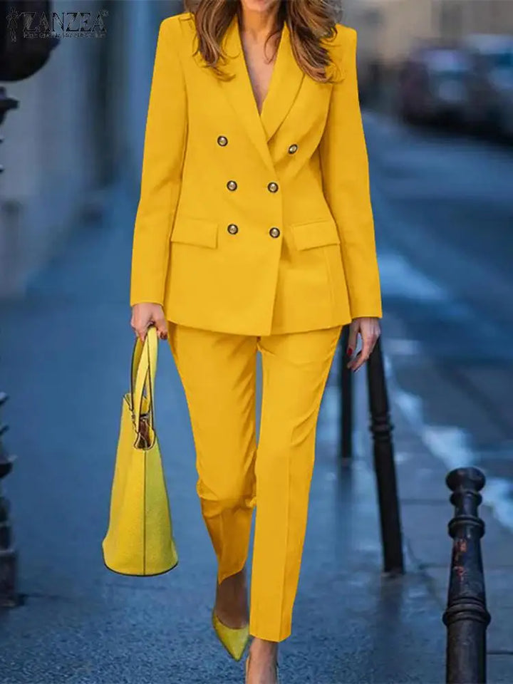 Christa® | Dame To-delt Sæt – Tidløs Elegance og Moderne Styrke
