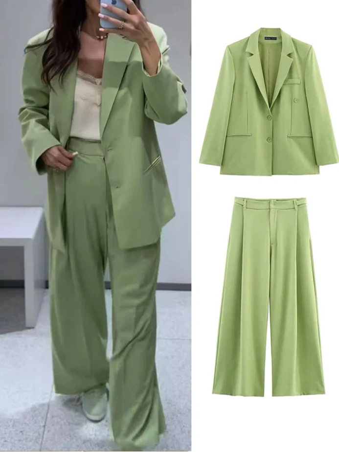Katrin® | Dame To-delt Sæt – Tidøs Elegance og Moderne Styrke