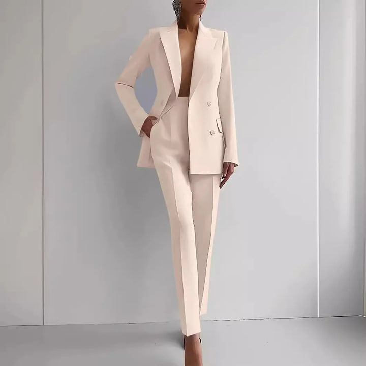 Iris® | Dame To-delt Sæt – Tidløs Elegance og Moderne Styrke