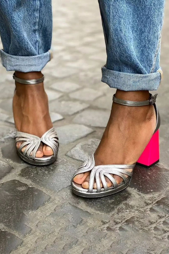 Naelle™ | Glinsende Sandaler med Tykk Såle og Elegant Spænde