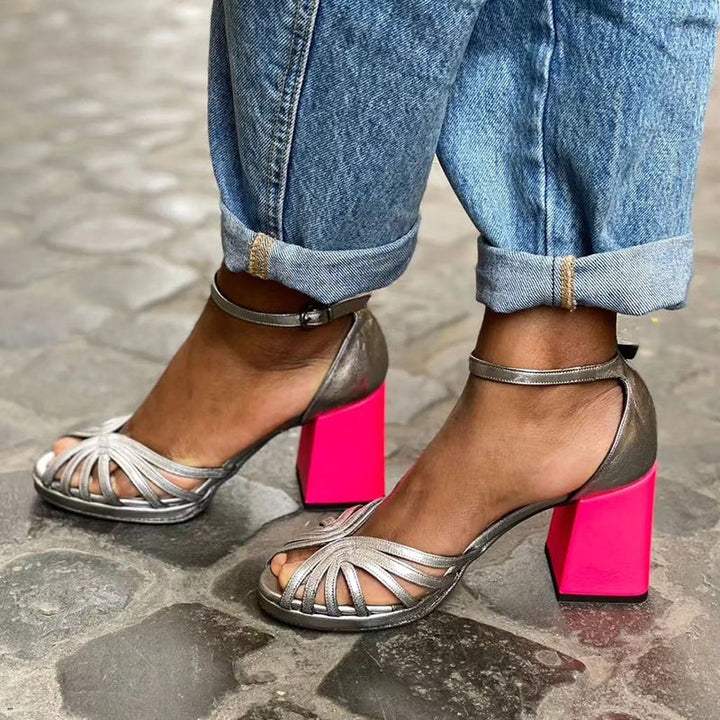Naelle™ | Glinsende Sandaler med Tykk Såle og Elegant Spænde