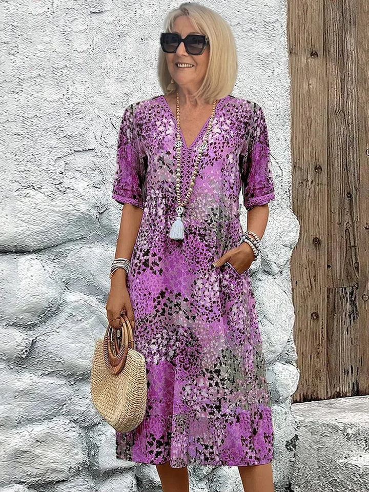 Trille® | ELEGANT BLOMSTRET MIDI KJOLLE MED MAVE-DÆKKENDE PASFORM