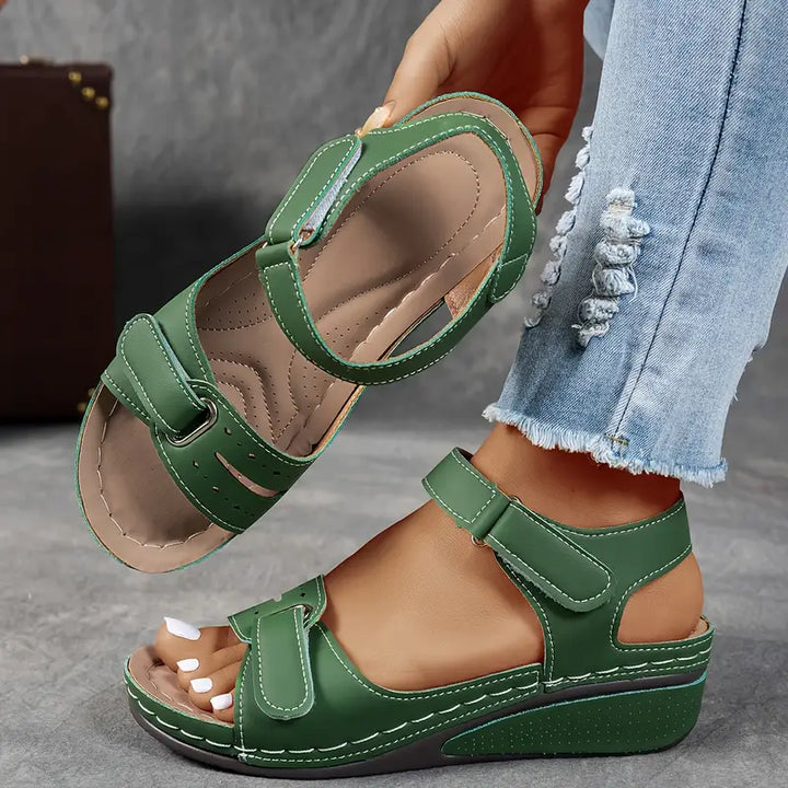 Vika® | Ortopædiske sandaler med kilehæl